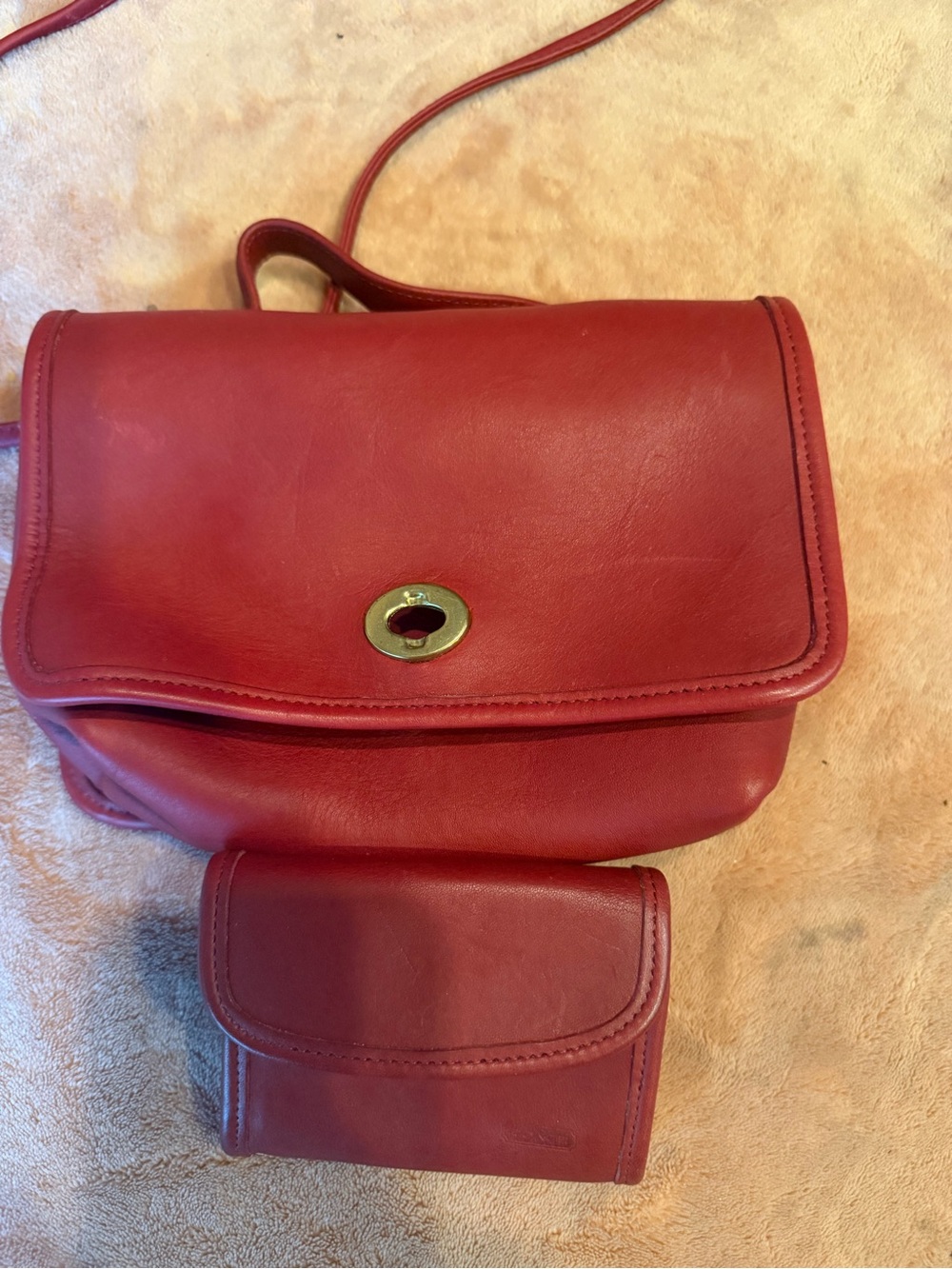 Coach Red Leather Turnlock Crossbody Bag - Picture 4 of 10